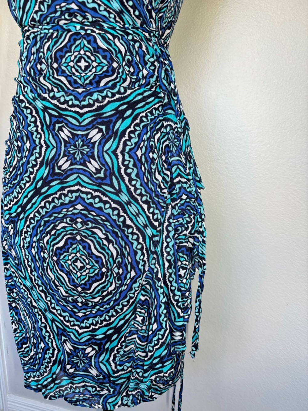 New York & Company Navy Blue and Teal Patterned Wrap Dress like New - Picture 8 of 16